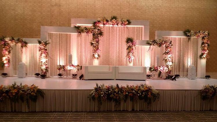 Grand wedding stage design and lighting